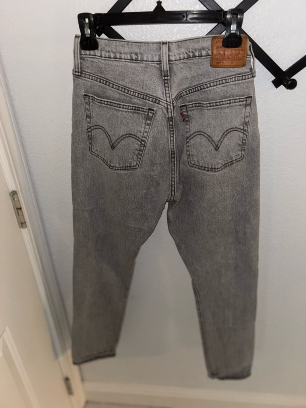 Levi’s 501 Straight Jeans W26 Gray Wash High Rise Levi’s Premium Straight Leg - Picture 4 of 4
